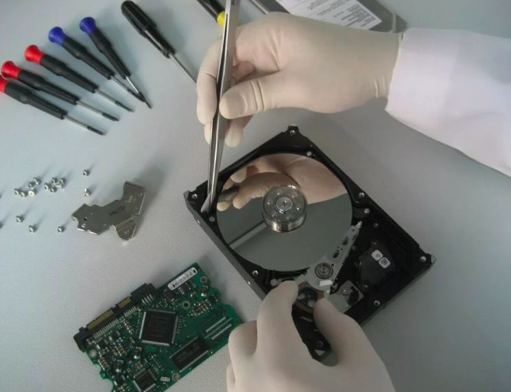 Восстановление информации с жесткого диска Проспект Славы метро Спб