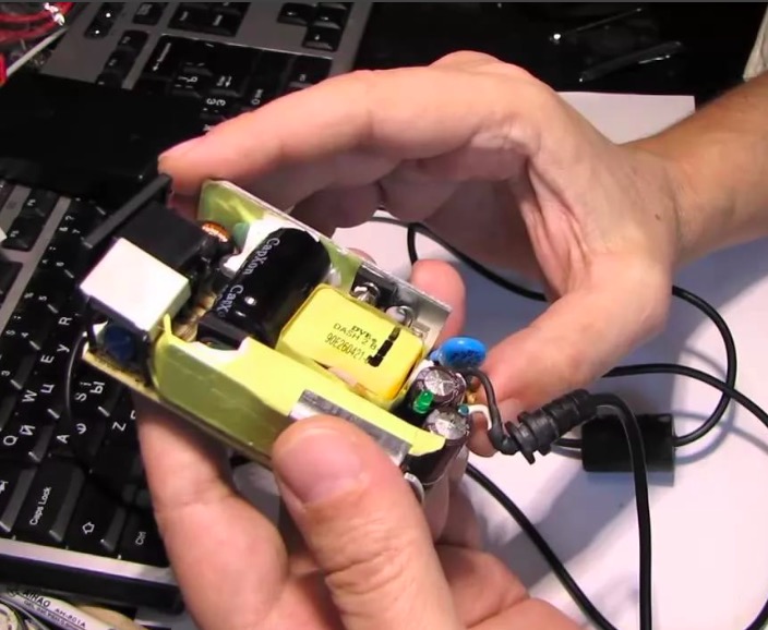 Ремонт блоков питания ноутбуков Проспект Славы метро Спб