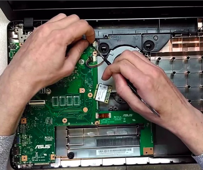 Замена материнской платы на ноутбуке Проспект Славы метро Спб